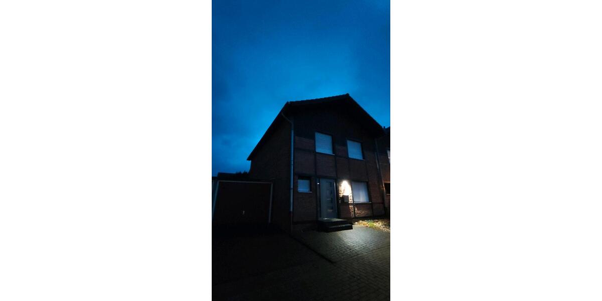 Etagenwohnung Meerbusch - 5 Zimmer, 130 m&sup2;, 1.850&euro; | Angebot:24983748