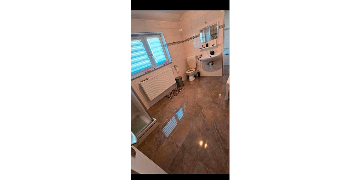 Einfamilienhaus Bad Driburg - 8 Zimmer, 220 m&sup2;, 290.000&euro; | Angebot:27125373