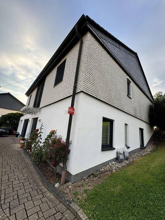 Gepflegtes Ein-Zweifamilienhaus in schöner Lage von Gummersbach-Rebbelroth