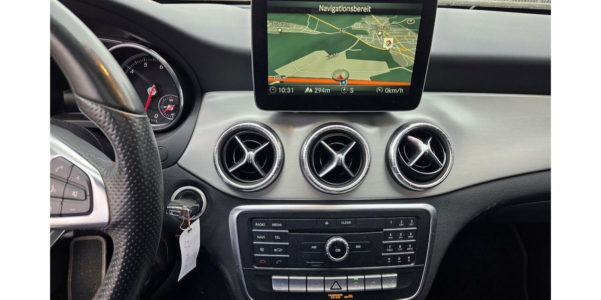 Mercedes-Benz CLA 200 Shooting Brake AMG Line Navi/LED 120.570 km 12.400 &euro; Wilsdruff 01723