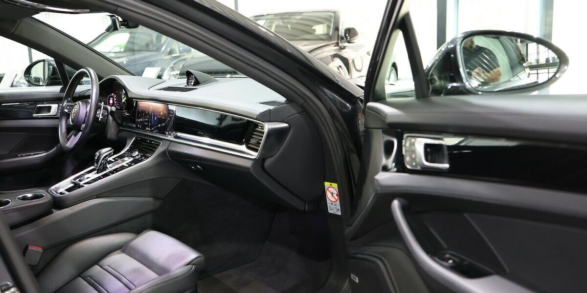 Porsche Panamera 4S E-Hybrid / PANORAMA / NEU 163000EURO 117.000 km 74.777 &euro; Hamm 59077