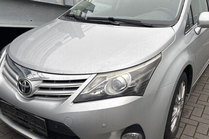 Toyota Avensis 231.000 km 6.200 &euro; München 81243