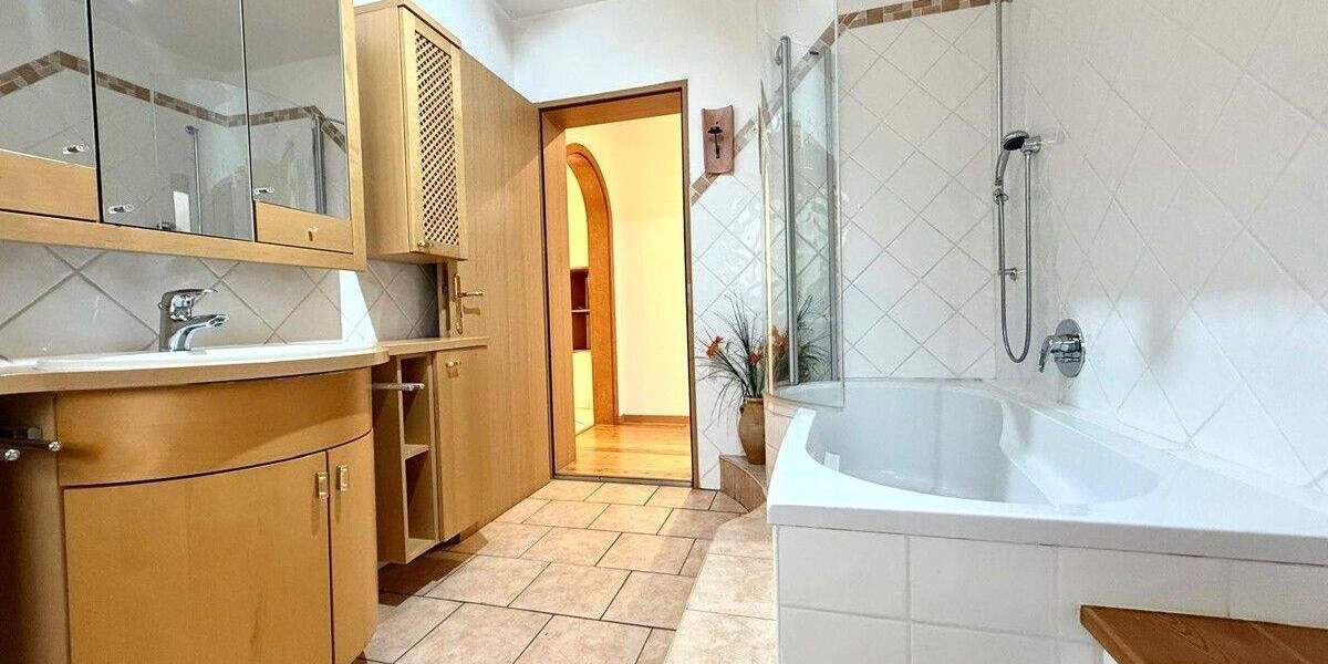 Einfamilienhaus Teublitz - 7 Zimmer, 163 m&sup2;, 1.250&euro; | Angebot:25051698