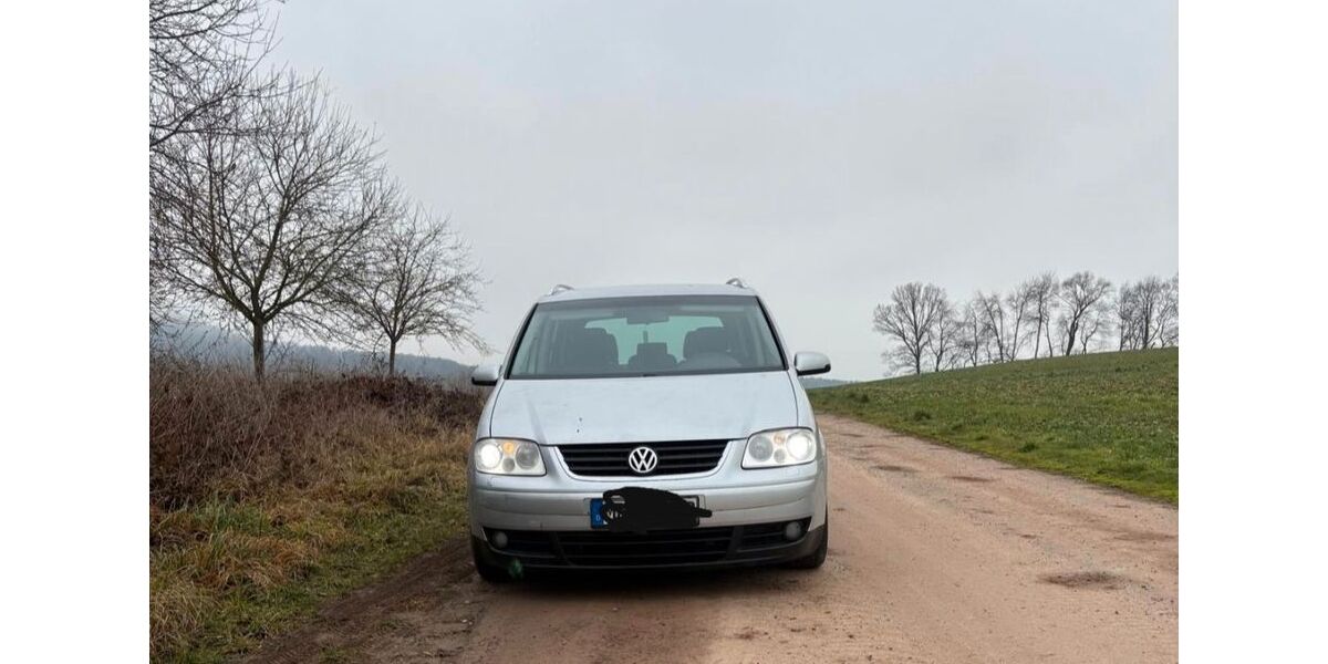VW Touran 343.000 km 1.700 &euro; Grabfeld 98631