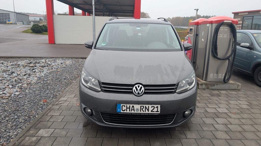 VW Touran 235.000 km 4.499 &euro; Wald 93192