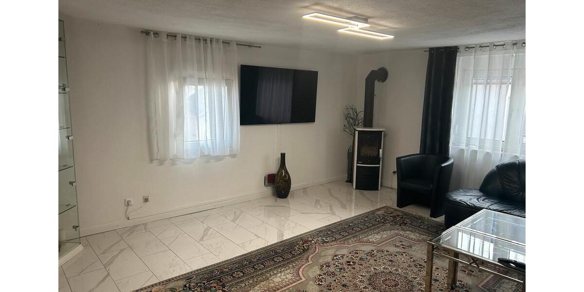 Einfamilienhaus Großwallstadt - 6 Zimmer, 180 m&sup2;, 2.200&euro; | Angebot:24240097