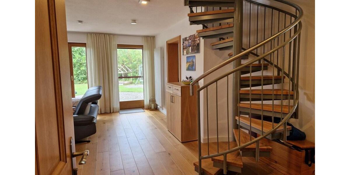 Etagenwohnung Tann - 8 Zimmer, 170 m&sup2;, 1.250&euro; | Angebot:26407154