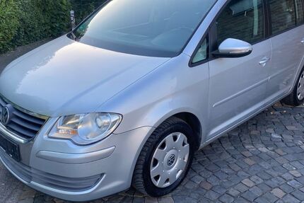 VW Touran 179.000 km 4.500 &euro; Aachen 52068