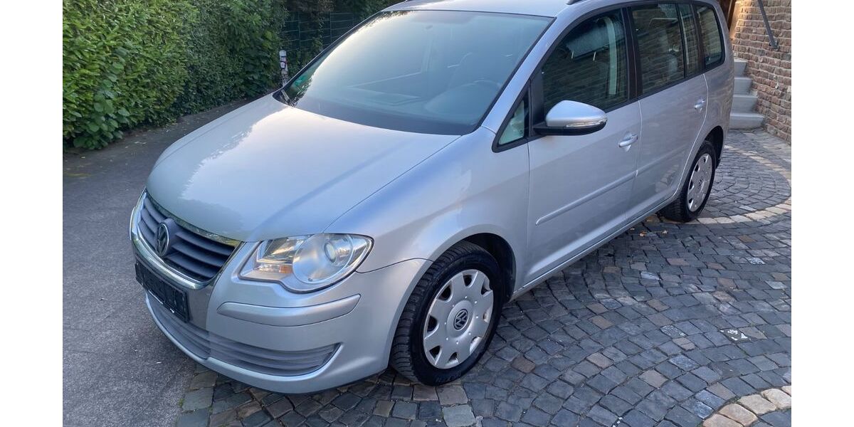 VW Touran 179.000 km 4.500 &euro; Aachen 52068