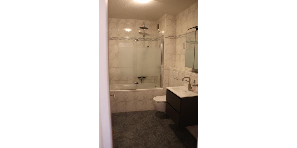 Etagenwohnung Burghausen - 2 Zimmer, 63 m&sup2;, 1.050&euro; | Angebot:26701510