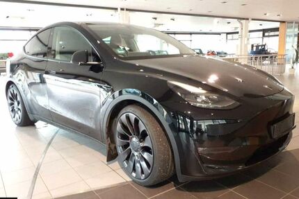 Tesla Model Y 87.143 km 34.950 &euro; Bad Kissingen 97688