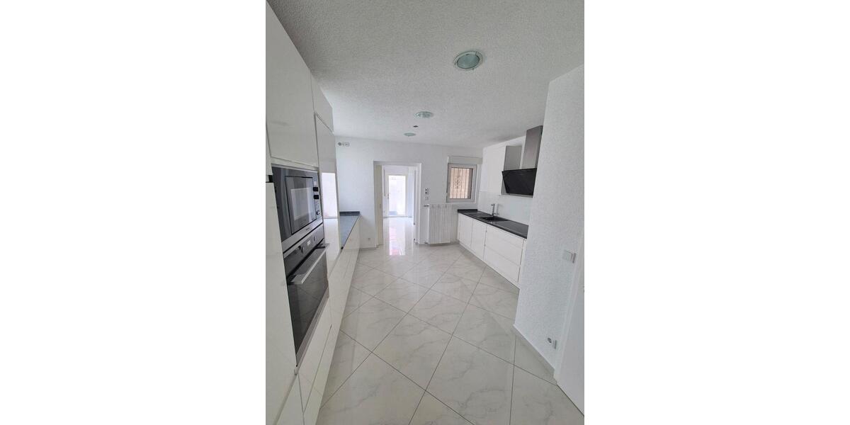 Erdgeschoßwohnung Bischofsheim - 4.5 Zimmer, 143 m&sup2;, 1.790&euro; | Angebot:26606595