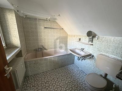 KOMPAKT, HELL UND KOMFORTABEL - Dachgeschoßwohnung Düsseldorf Stadtbezirk 3 | Angebot:27283677