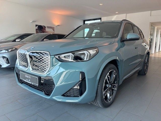 BMW iX1 18.000 km 51.599 &euro; Bayreuth 95447