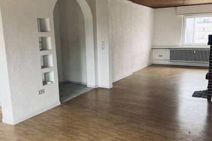 3ZKB auf 116 qm im 5.OG ohne Aufzug 3 zimmer