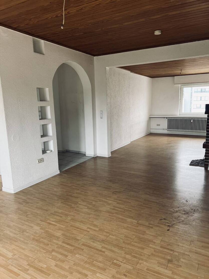 3ZKB auf 116 qm im 5.OG ohne Aufzug 3 zimmer