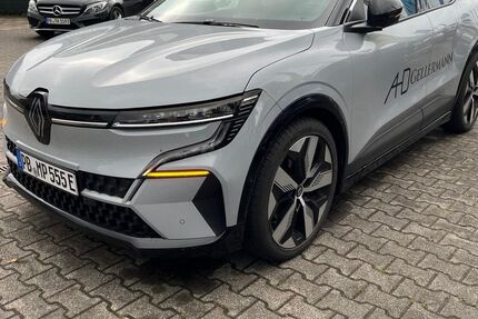 Renault Megane 13.000 km 35.989 € Paderborn 33100