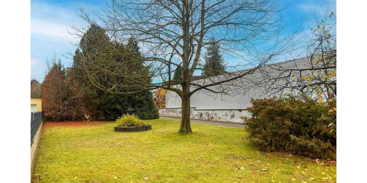 Ein-Zwei- Familienhaus mit großem Grundstück, Sehr Zentral und doch Privat in Luthe 7 zimmer