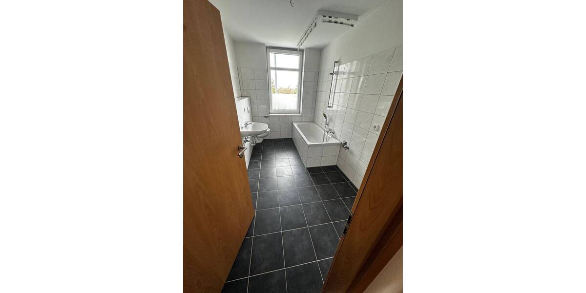 Etagenwohnung Weißenfels - 2 Zimmer, 53 m&sup2;, 320&euro; | Angebot:25997312