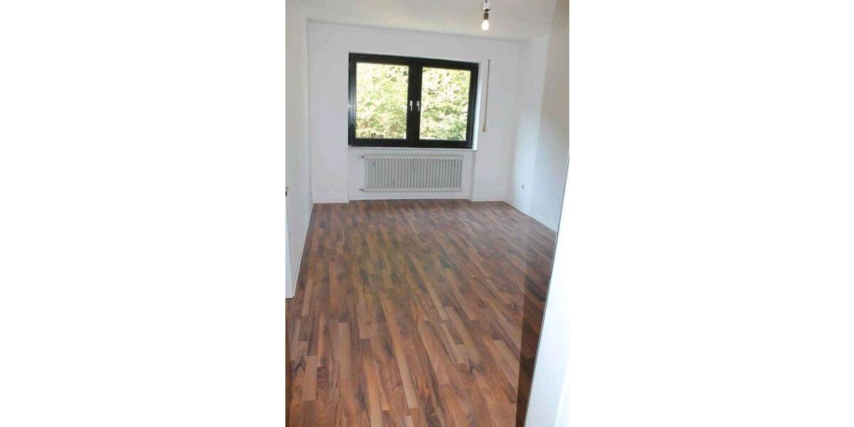 Etagenwohnung Pirmasens - 6 Zimmer, 130 m&sup2;, 750&euro; | Angebot:26412986
