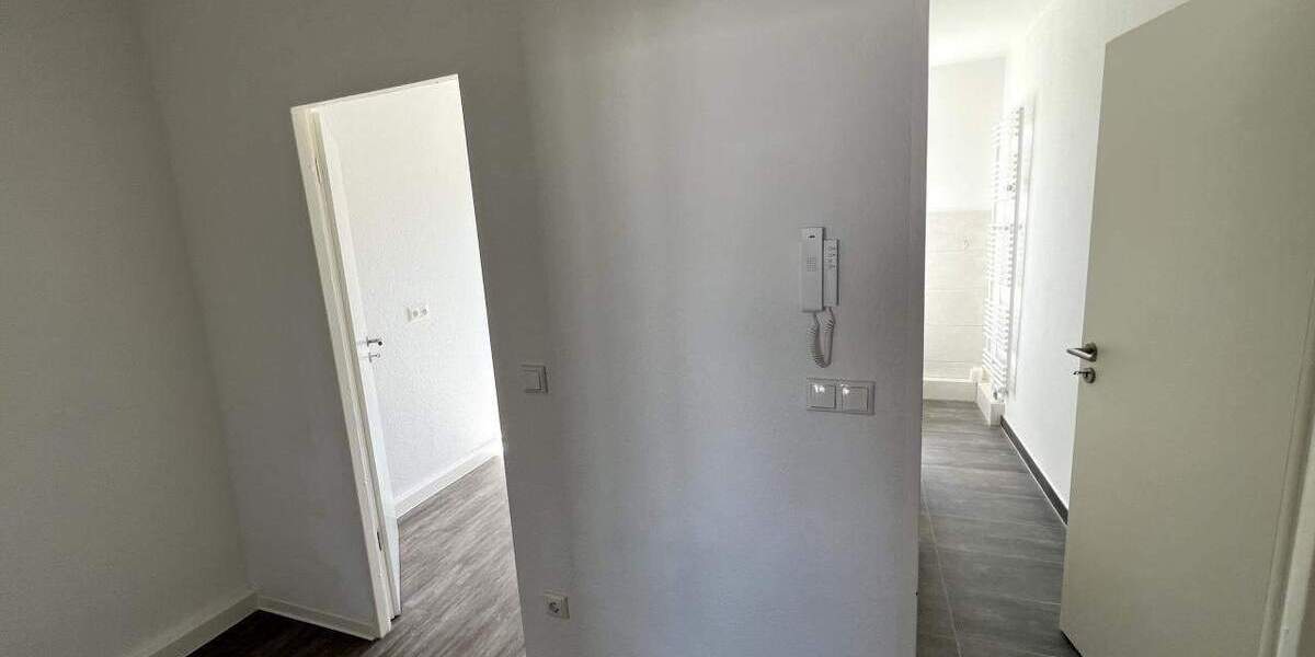 Etagenwohnung Eisenhüttenstadt - 2 Zimmer, 49 m&sup2;, 335&euro; | Angebot:25664775