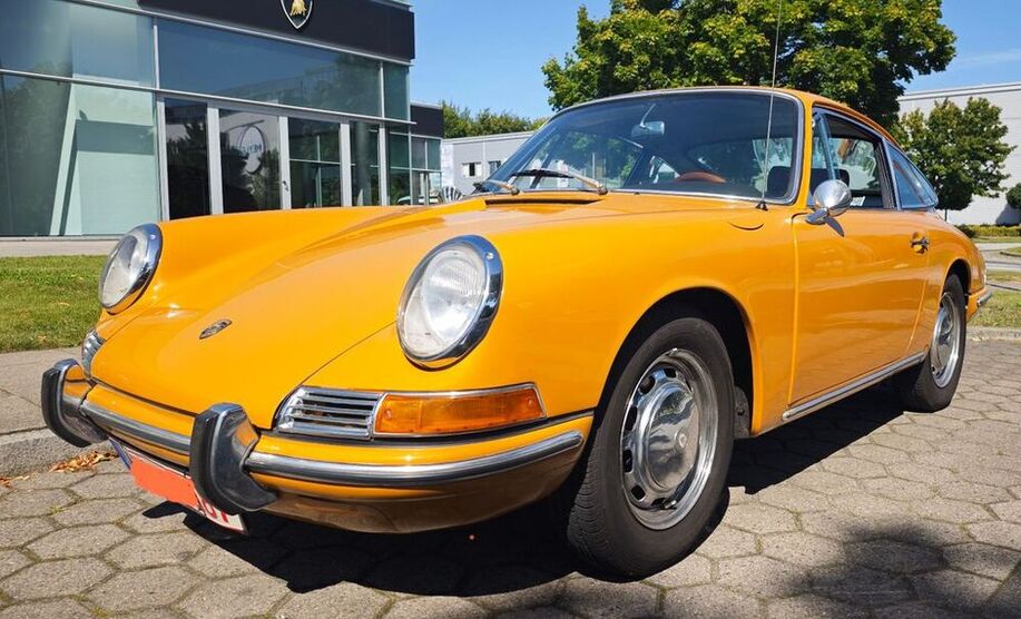 912