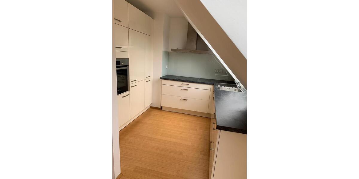 Dachgeschoßwohnung Chemnitz Kapellenberg - 3.5 Zimmer, 77 m&sup2;, 135.000&euro; | Angebot:25404114