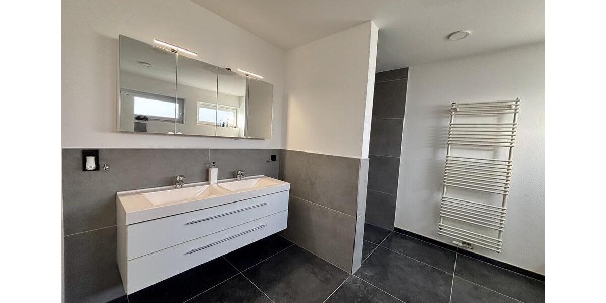 Bungalow Hohenstein - 8 Zimmer, 368 m&sup2;, 2.500&euro; | Angebot:25839146