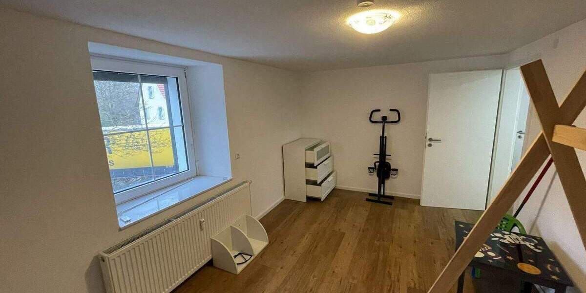 Etagenwohnung Rielasingen-Worblingen Rielasingen - 4 Zimmer, 91 m&sup2;, 1.250&euro; | Angebot:25677047