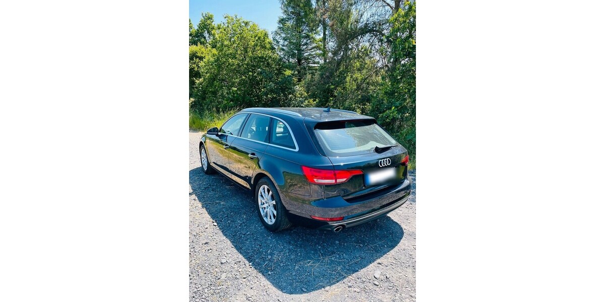 Audi A4 Avant 71.000 km 20.499 € Düsseldorf 40213