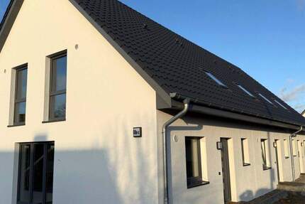 Haus Schwarzenbek - 4 Zimmer, 106 m&sup2;, 1.500&euro; | Angebot:25213800