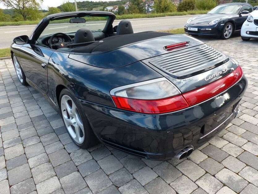 996