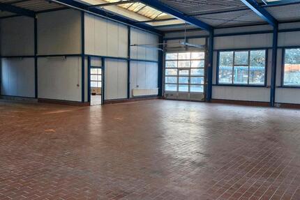 Halle zu vermieten ehemalige Werkstatt Lackiererei zimmer