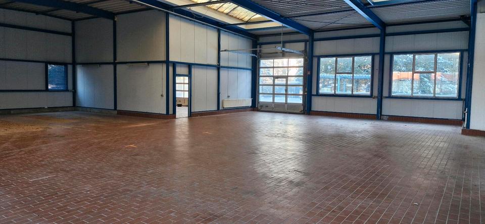 Halle zu vermieten ehemalige Werkstatt Lackiererei zimmer