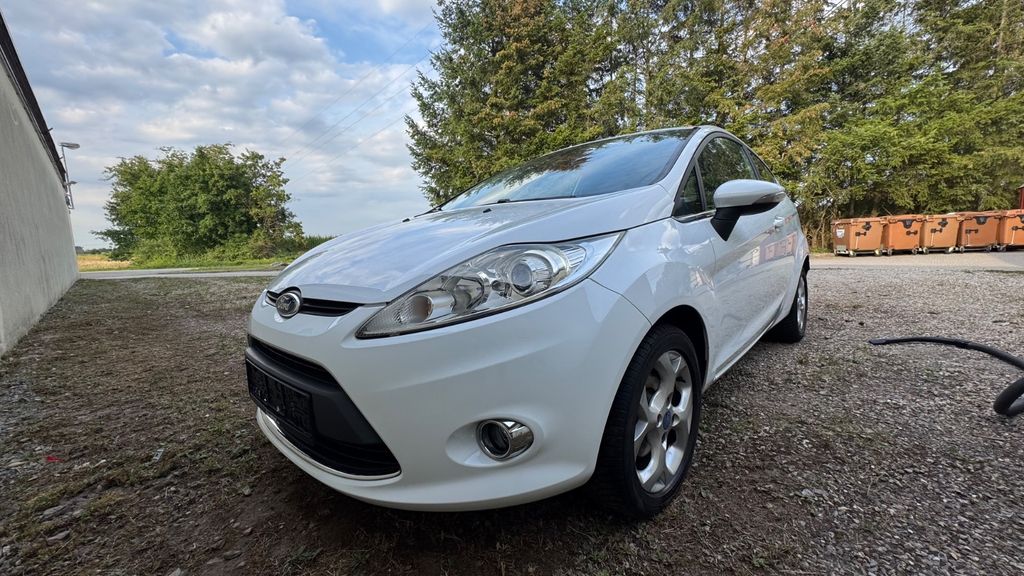 Ford Fiesta 144.000 km 3.950 &euro; Baden Baden 76533