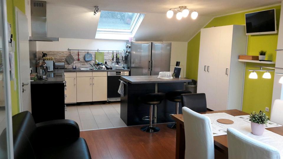 Dachgeschoßwohnung Erlenbach am Main - 5 Zimmer, 18 m&sup2;, 300&euro; | Angebot:26067072