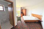 Voll möblierte 1-Zimmer-Wohnung mit Balkon zwischen See und Golfplatz