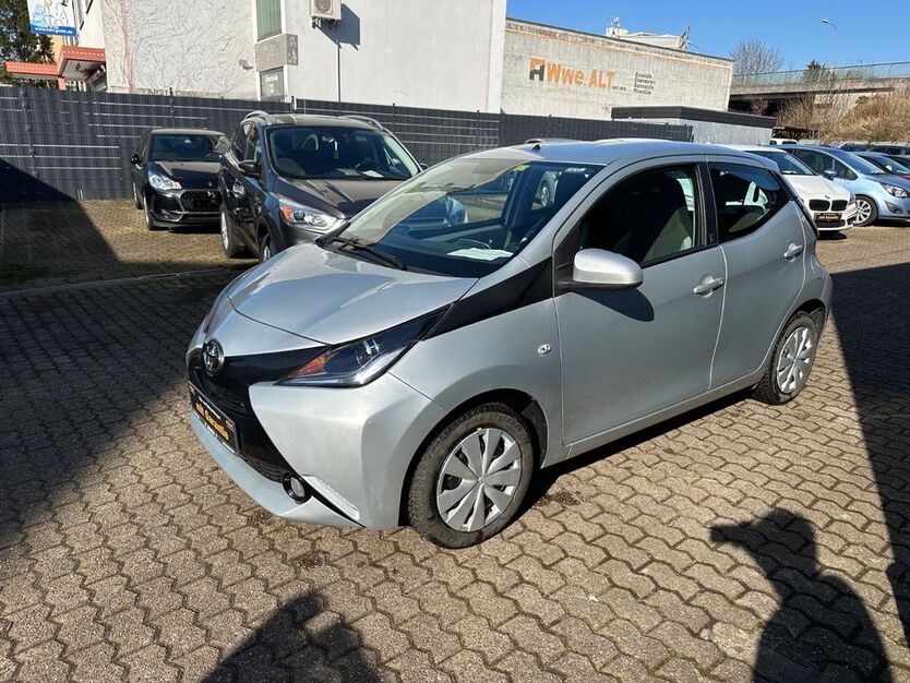 Toyota Aygo (X) 99.000 km 7.499 € Lebach 66822