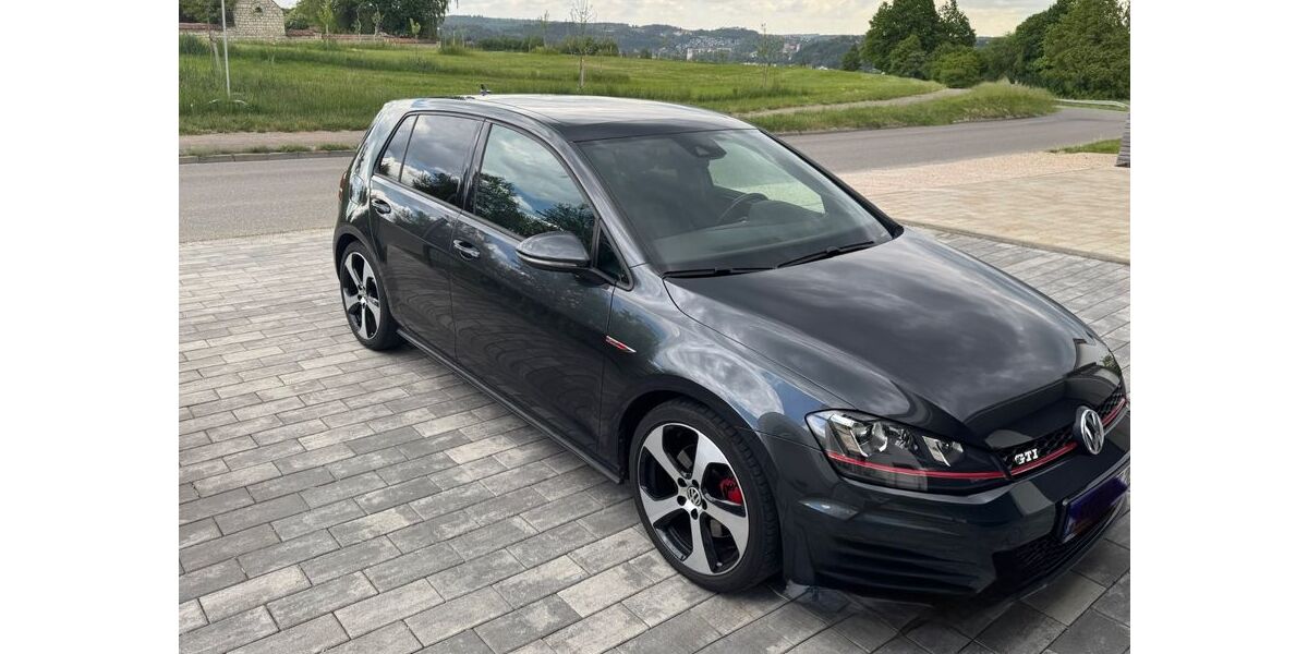 VW Golf 49.000 km 18.700 &euro; Inzigkofen 72514
