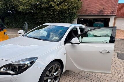 Opel Insignia 160.000 km 11.400 € Berching 92334