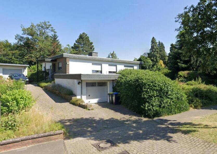 Freistehender Bungalow mit großem Grundstück, provisionsfrei