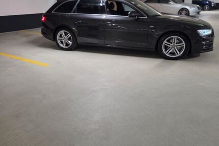 Audi A4 180.428 km 12.499 € Hamburg 20257