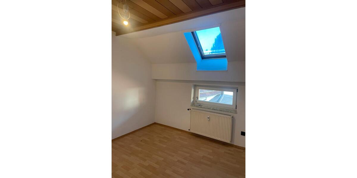 Dachgeschoßwohnung Oberzent - 4 Zimmer, 110 m&sup2;, 720&euro; | Angebot:25375800