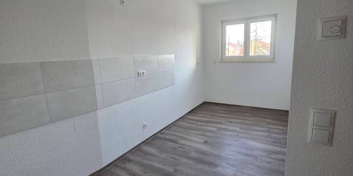 Etagenwohnung Eisenberg - 3 Zimmer, 90 m&sup2;, 720&euro; | Angebot:25769418