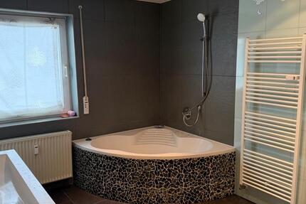 Haus Worms - 4.5 Zimmer, 140 m&sup2;, 1.300&euro; | Angebot:26479717