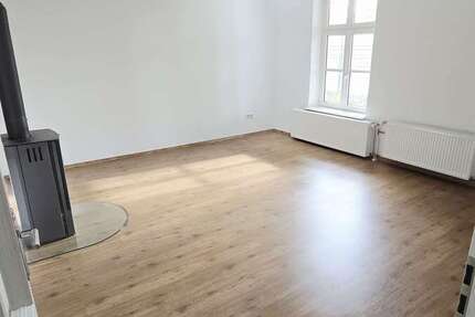 Wohnung zum Mieten in Delmenhorst 650 € 83.93 m² 2 zimmer