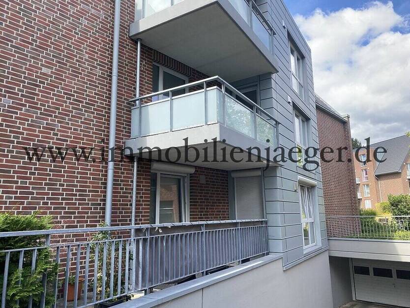 Alt-Garstedt Altes Rathaus - Neubaustandard - Barrierefreie Wohnung mit Terrasse - Ideal für Senioren