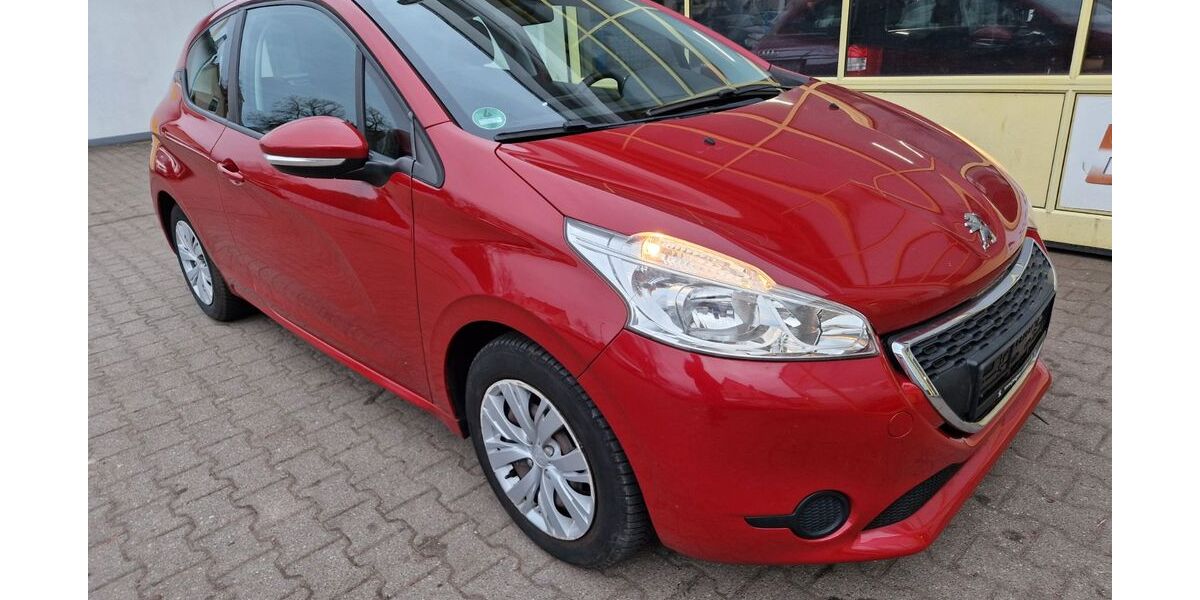 Peugeot 208 136.200 km 3.800 &euro; Rathenow 14712
