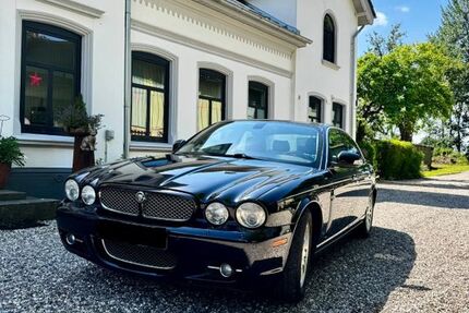 Jaguar XJ 175.000 km 13.299 &euro; Boren 24392