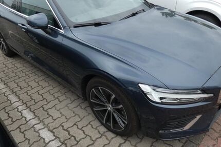 Volvo V60 9.900 km 63.990 € Neubrandenburg 17033